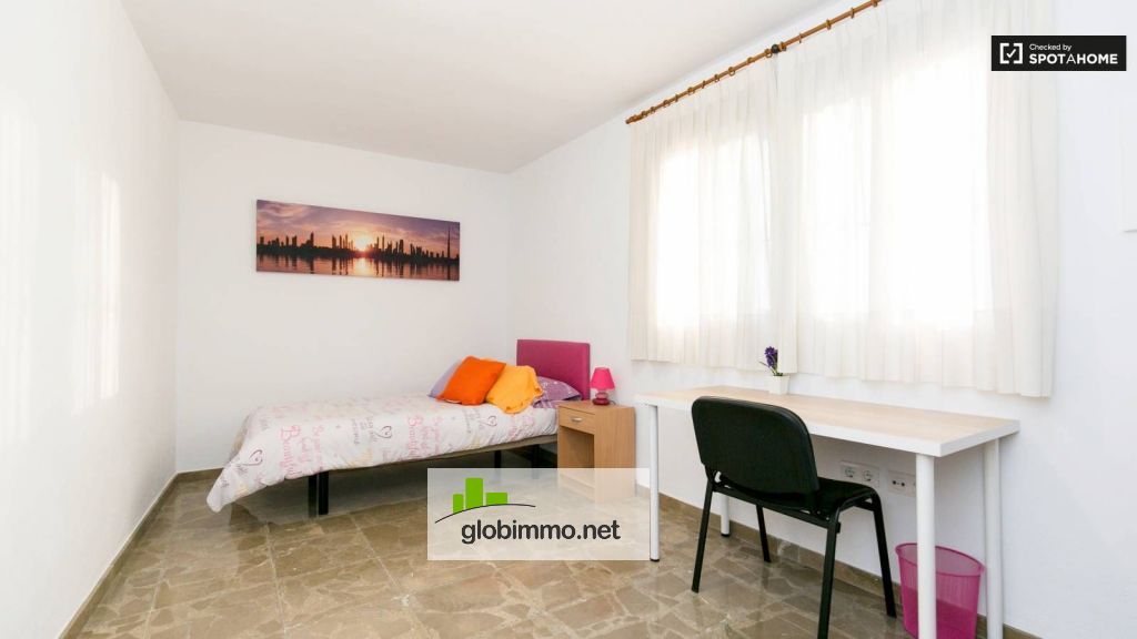 Quarto privado Granada, Calle Alpargateros Baja, Amplo quarto em apartamento de 3 quartos em San Ildefonso, Granada