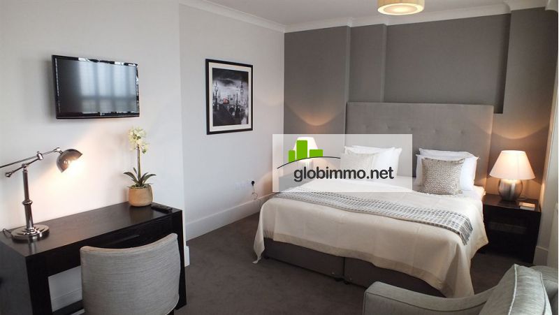 Pensione London, 29 Holland Park Ave, Bed and Breakfast Ravna Gora**