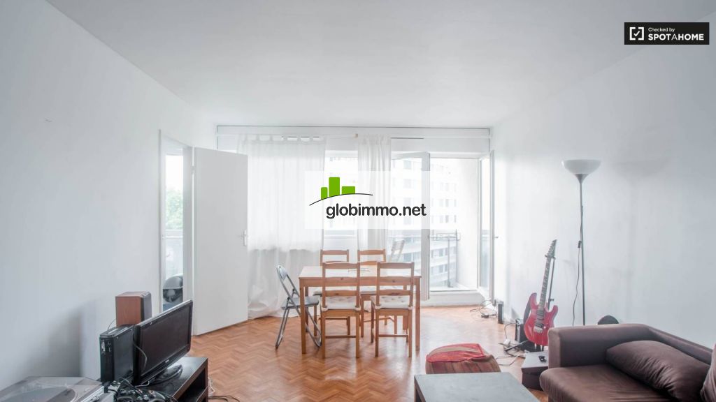 3 bedroom apartment Paris, Avenue Pierre Brossolette, 3-bedroom apartment with balcony for rent in Malakoff, Paris