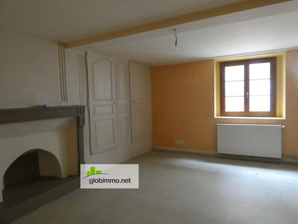 2 bedroom apartment Thiers, 2 bedroom apartment for rent
