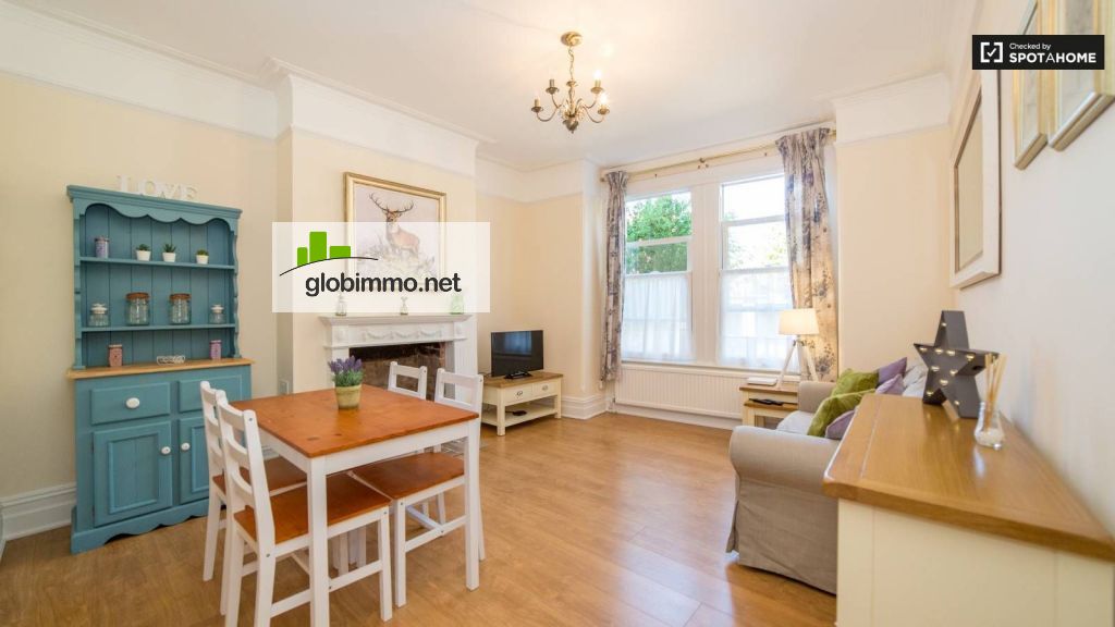 2 bedroom apartment London, Heath Rd, Harrow HA1 4DA, UK, Charming 2-bedroom flat to rent in Harrow, London
