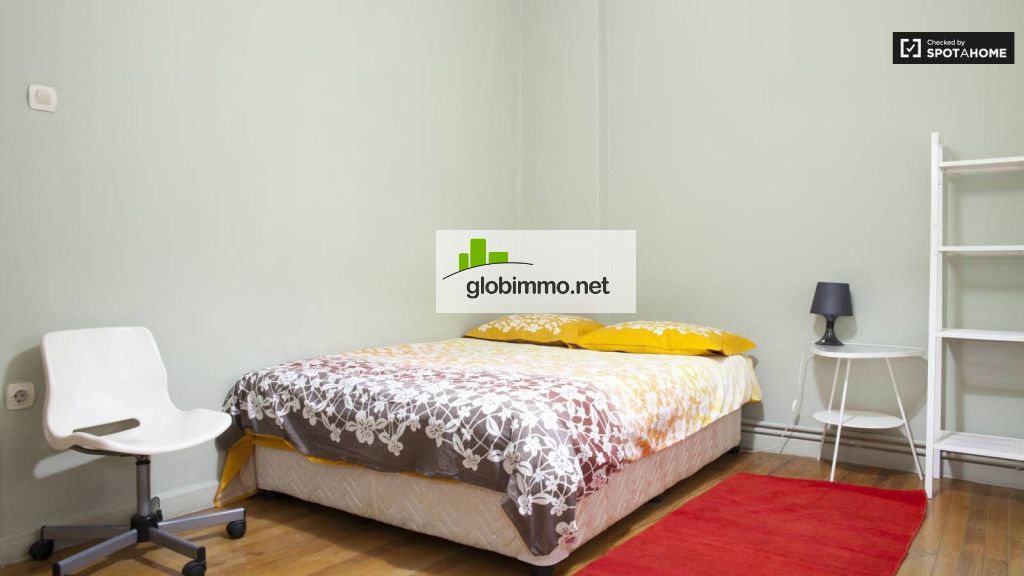 Private room Istanbul, Degirmen sokak, Bedroom 3 - shared occupancy room with 2 beds for rent