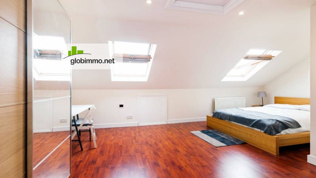 Private room London, Wandsworth Common West Side, Room for rent in 6-bedroom apartment in Wandsworth, London