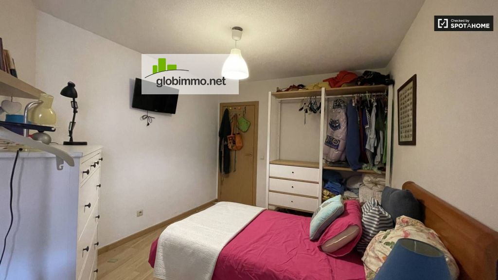 Prywatny pokój Madrid, Av. Dr. Toledo, Pokój w mieszkaniu z 2 sypialniami do wynajęcia w Las Rozas w Madrycie