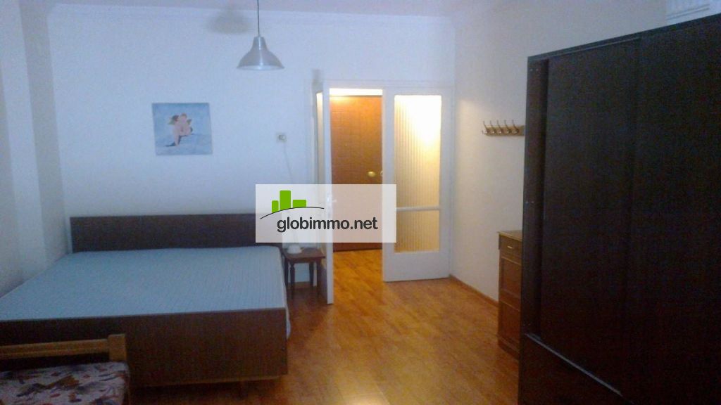 Quarto privado Thessaloniki, Ionos Dragoumi, Quartos para alugar em apartamento de 3 quartos em Thessaloniki