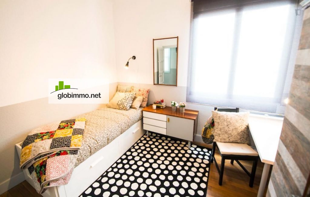 Chambre privée Bilbao, Kristo Kalea, chambre à deux lits séduisante dans un appartement magnifique, à Uribarri