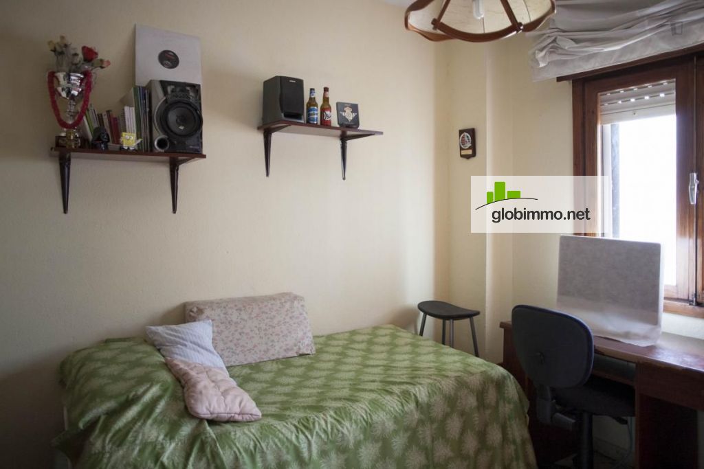 Private room Seville, Urbanización Los Pinos, Homely single bedroom in Montequinto