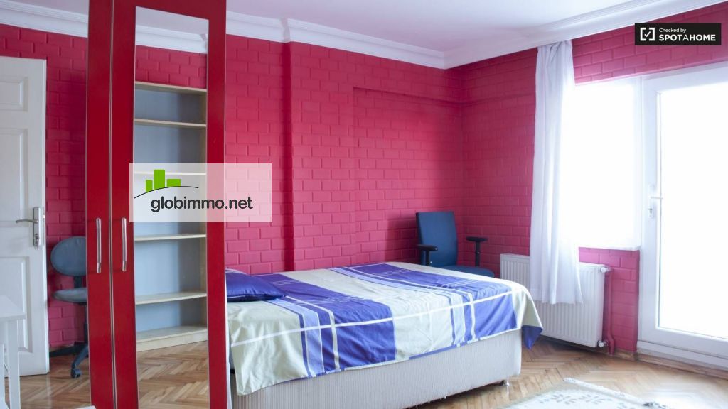Private room Istanbul, Bilezikci sokak, Bedroom 4 with a single bed and balcony