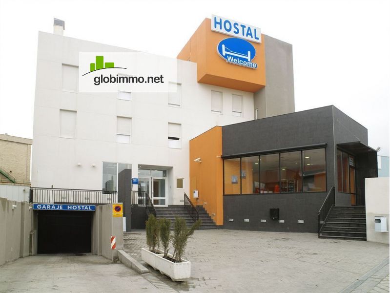 Hostel Welcome, C/ Casas de Miravete, 28B, 28031 Madrid
